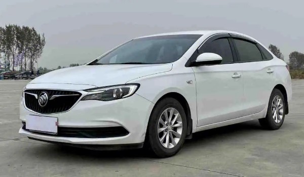 福克斯和英朗哪個(gè)好 福克斯動(dòng)力更強(qiáng)(英朗車長(zhǎng)4.6米)