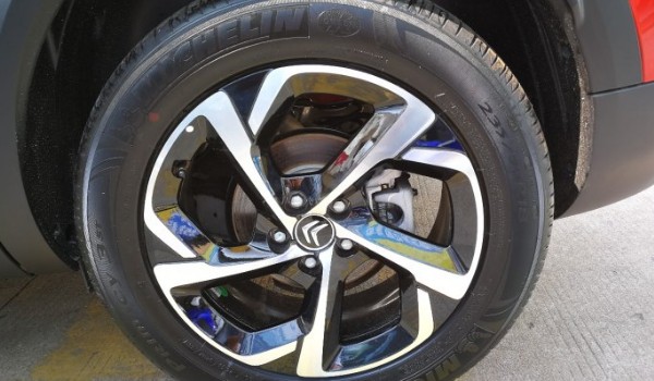 雪鐵龍天逸c5什么輪胎品牌 米其林輪胎(抓地性能好)