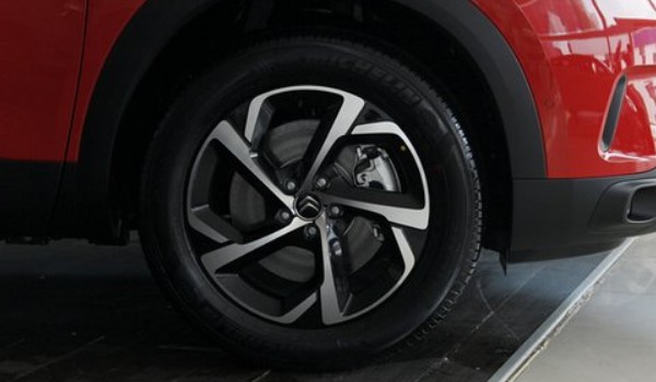 雪鐵龍天逸c5什么輪胎品牌 米其林輪胎(抓地性能好)