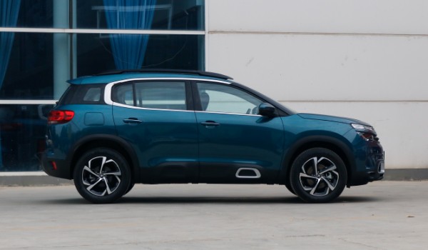 雪鐵龍?zhí)煲輈5二手車多少錢 僅需要花費8萬(表顯里程1.89萬公里)