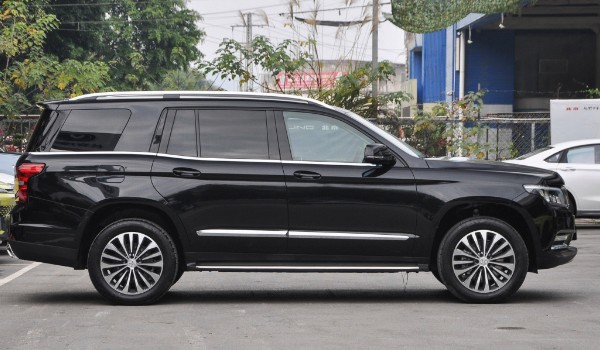 bj90用的什么發動機 3.0T六缸發動機(馬力可達333匹)