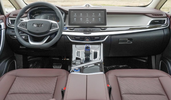 嘉際phev安全性怎么樣 主動安全配置齊全(搭載8個氣囊)