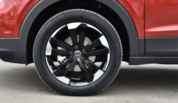 大眾探影輪胎型號參數 尺寸為205/55 r17(胎寬205mm)