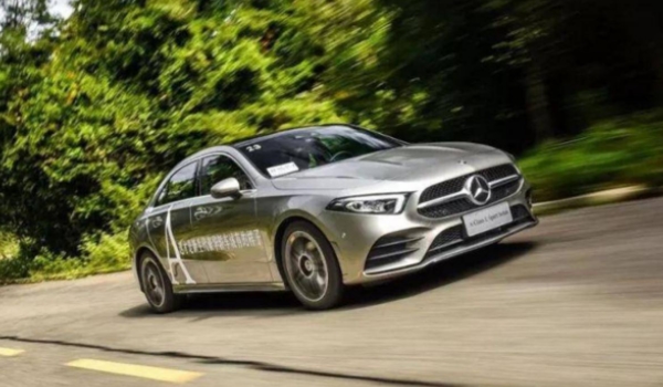 奔馳多少錢 奔馳A、B、C、S、E、G售價26.38萬-189.20萬