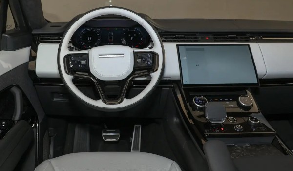 攬勝運動版安全性怎么樣 主動安全配置齊全(搭載6個氣囊)