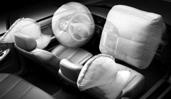 帕杰羅有幾個氣囊 搭載了4個(安全性比較高)