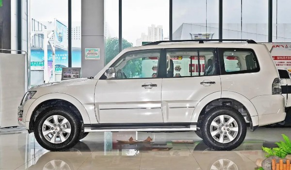 帕杰羅油耗真實油耗 百公里油耗15L(一公里消耗1.1元)