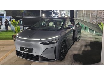 全球續航最長大七座 小鵬X9增程混動預售：35萬起 封面圖