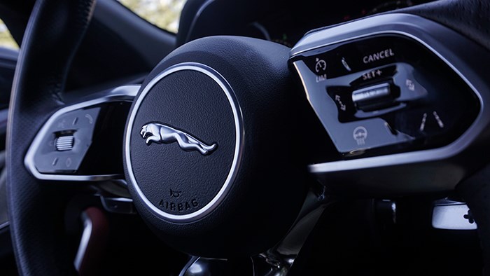 個性鮮明 捷豹F-PACE 2.0T 賽旗版評測