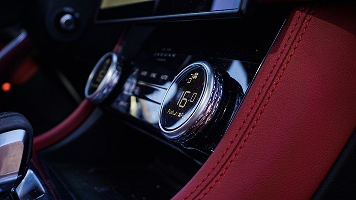 個性鮮明 捷豹F-PACE 2.0T 賽旗版評測