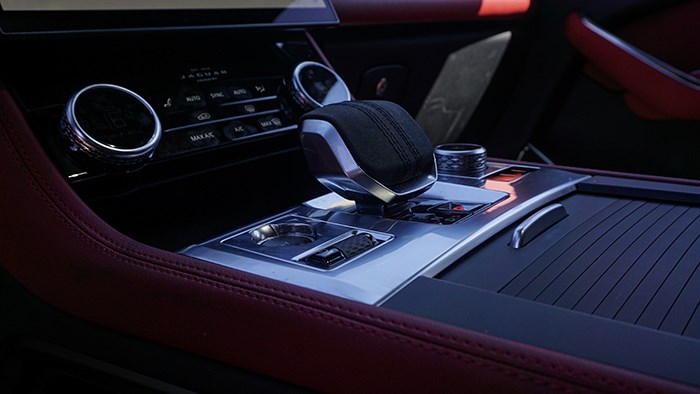 個性鮮明 捷豹F-PACE 2.0T 賽旗版評測