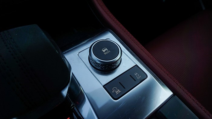 個性鮮明 捷豹F-PACE 2.0T 賽旗版評測