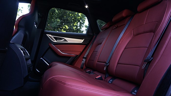 個性鮮明 捷豹F-PACE 2.0T 賽旗版評測