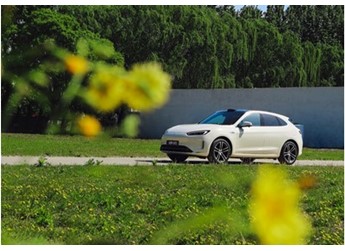 高考后學(xué)車潮來臨！智能SUV問界新M5 Ultra成年輕人購車優(yōu)選 封面圖