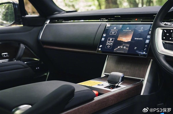 思路對了！純電路虎攬勝實車公布：和燃油版看不出什么區別