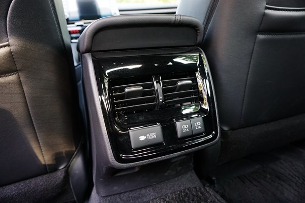 家用車的新明星 試駕一汽豐田亞洲龍