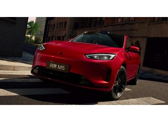 問(wèn)界新M5 Ultra躍影紅成都車(chē)展驚艷亮相，購(gòu)車(chē)立享至高3.7萬(wàn)權(quán)益 封面圖