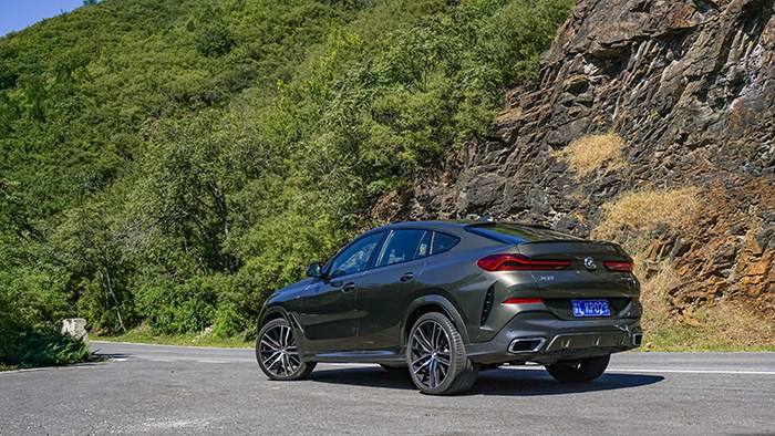全副武裝的德系戰(zhàn)艦 BMW全新X6評測