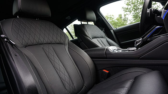 全副武裝的德系戰(zhàn)艦 BMW全新X6評測