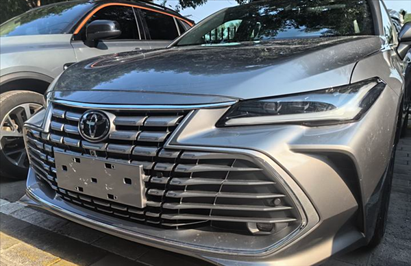 20萬級你會選嗎！新款豐田亞洲龍實車曝光：換裝大屏內(nèi)飾