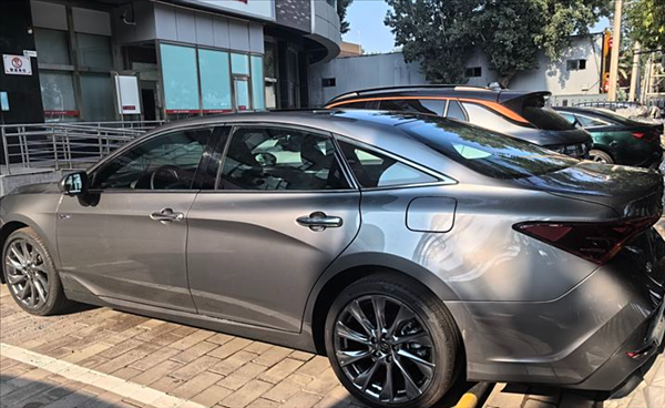 20萬級你會選嗎！新款豐田亞洲龍實車曝光：換裝大屏內(nèi)飾