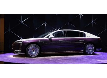 成都車展引高端車圈關(guān)注，尊界S800憑科技與品質(zhì)圈粉千金團(tuán) 封面圖