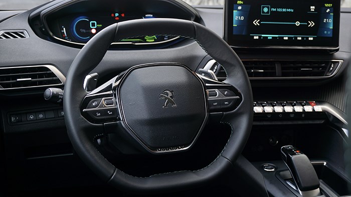 別有一番風味 試駕標致4008新能源