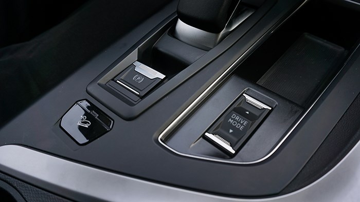 別有一番風味 試駕標致4008新能源