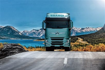 E:\2022年1月\秋季發布會\畫冊 片子\1031《東方風起 科技躍遷》宣傳冊文圖打包\《東方風起 科技躍遷》宣傳冊文圖打包\Part01.自主力量\1.6 東風商用車：品牌向上正昂揚\東風天龍GX-1.jpg
