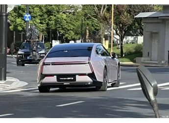 全新小鵬P7實車圖曝光 將三季度發布