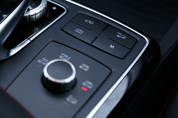 都市逍遙派 試駕奔馳GLE 450 AMG 4MATIC