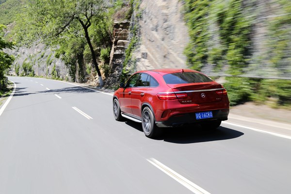 都市逍遙派 試駕奔馳GLE 450 AMG 4MATIC