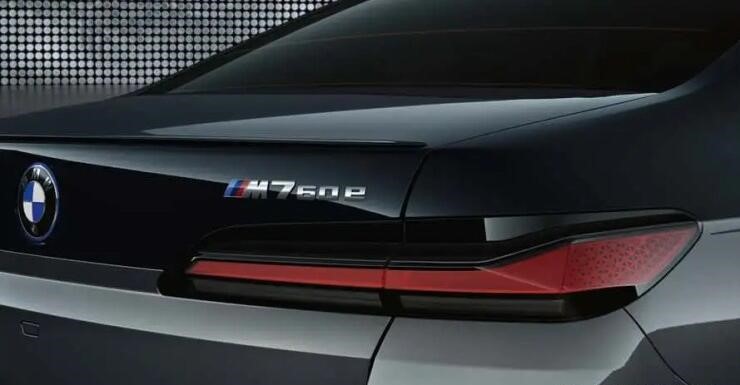 新款寶馬1系亮相，車尾徽章設計引熱議