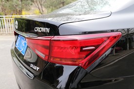 靜謐又從容 萬車網(wǎng)試駕一汽豐田皇冠