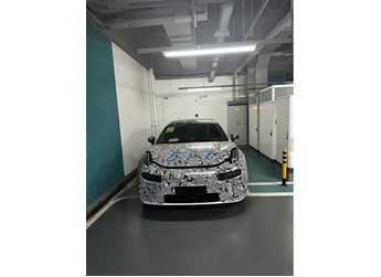 新款極氪001高偽裝諜照曝光 內外細節升級 封面圖