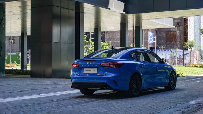 與風(fēng)為伴 試駕2022福特三廂福克斯ST-Line