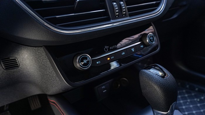 與風(fēng)為伴 試駕2022福特三廂福克斯ST-Line