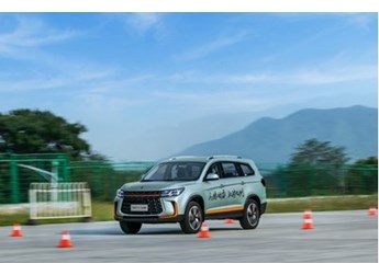 操控與實用兼顧的家用車，風行T5馬赫版與捷途X70 PLUS誰能做到？ 封面圖