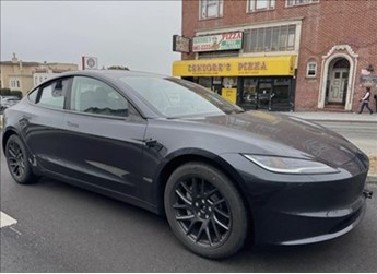 特斯拉Robotaxi發(fā)布在即！Model 3測(cè)試車曝光：全身布滿攝像頭