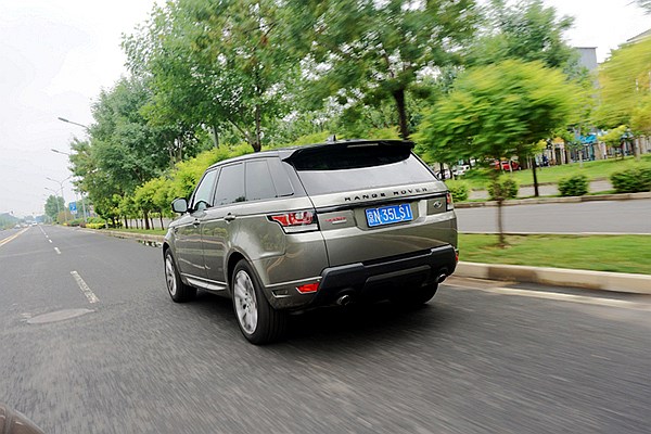 續寫運動傳奇 試駕路虎攬勝運動版 