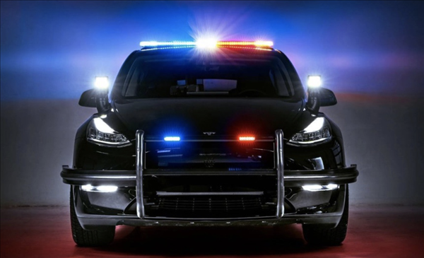 特斯拉瞄準特種車市場！計劃收購改裝公司制造警車