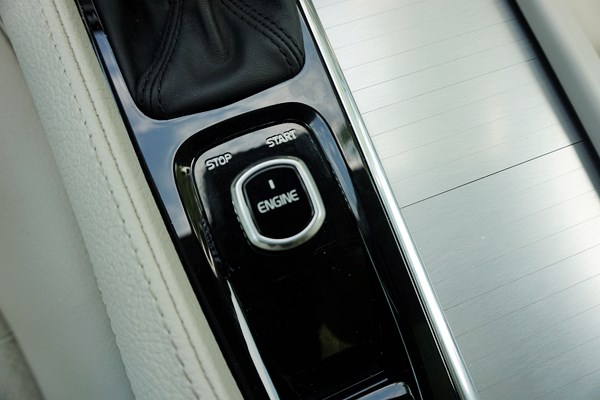 北歐豪華來(lái)客 試駕沃爾沃全新一代XC90